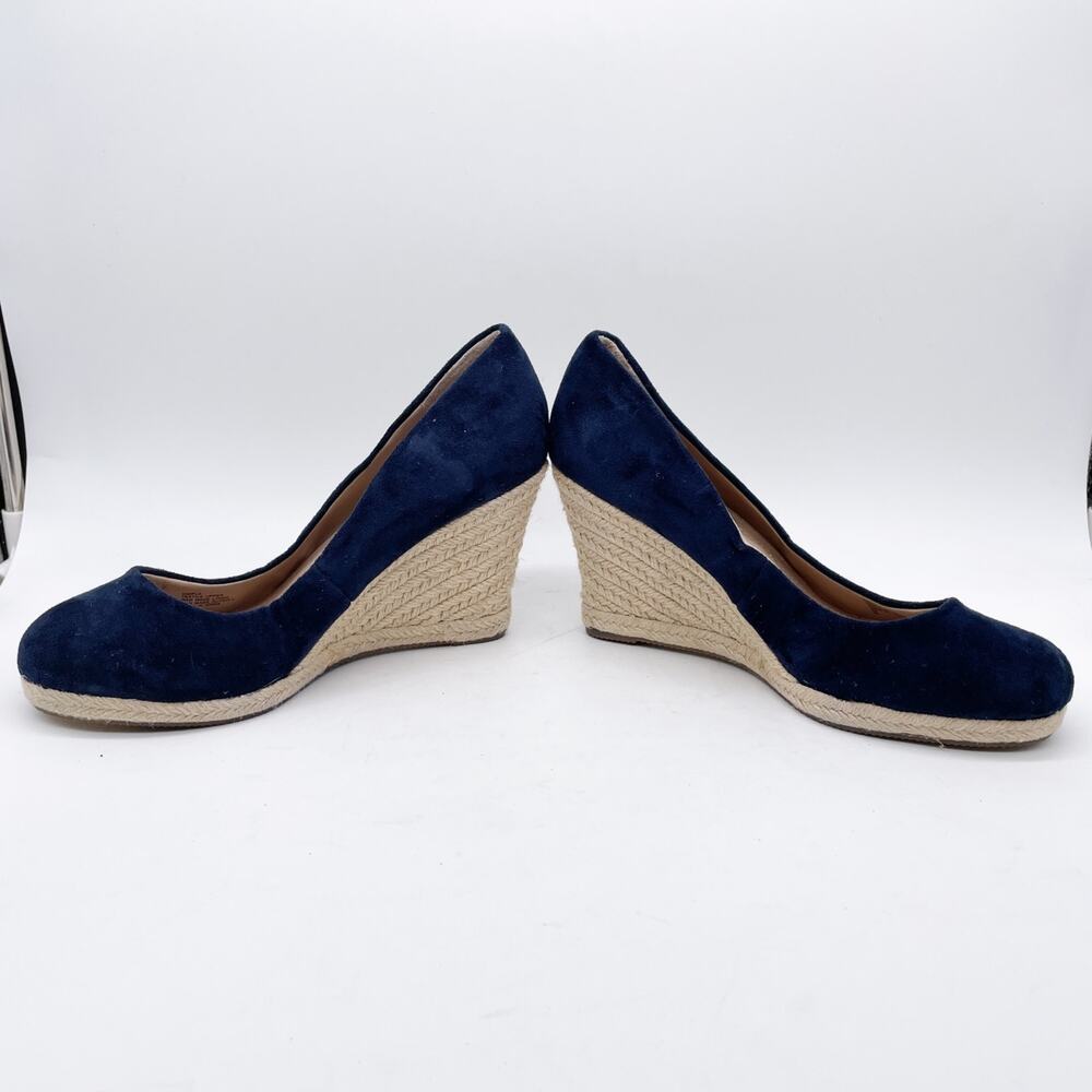 Charles By Charles David Women's Simple Navy Sued… - image 4